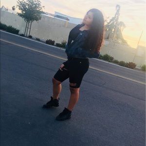 Meet your Posher, Lexis